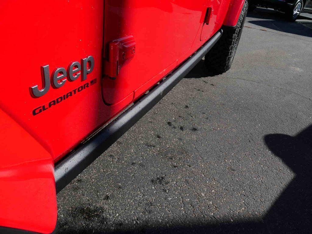 new 2025 Jeep Gladiator car, priced at $52,252