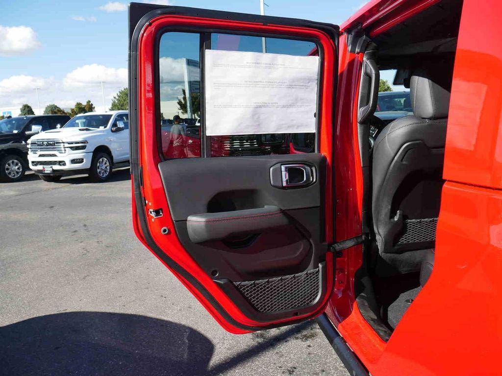 new 2025 Jeep Gladiator car, priced at $52,252