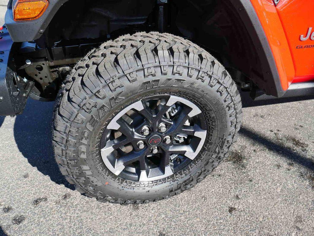 new 2025 Jeep Gladiator car, priced at $52,252