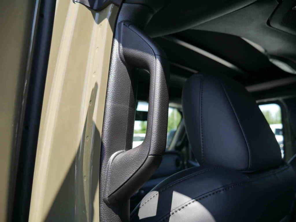 new 2025 Jeep Wrangler car, priced at $98,998