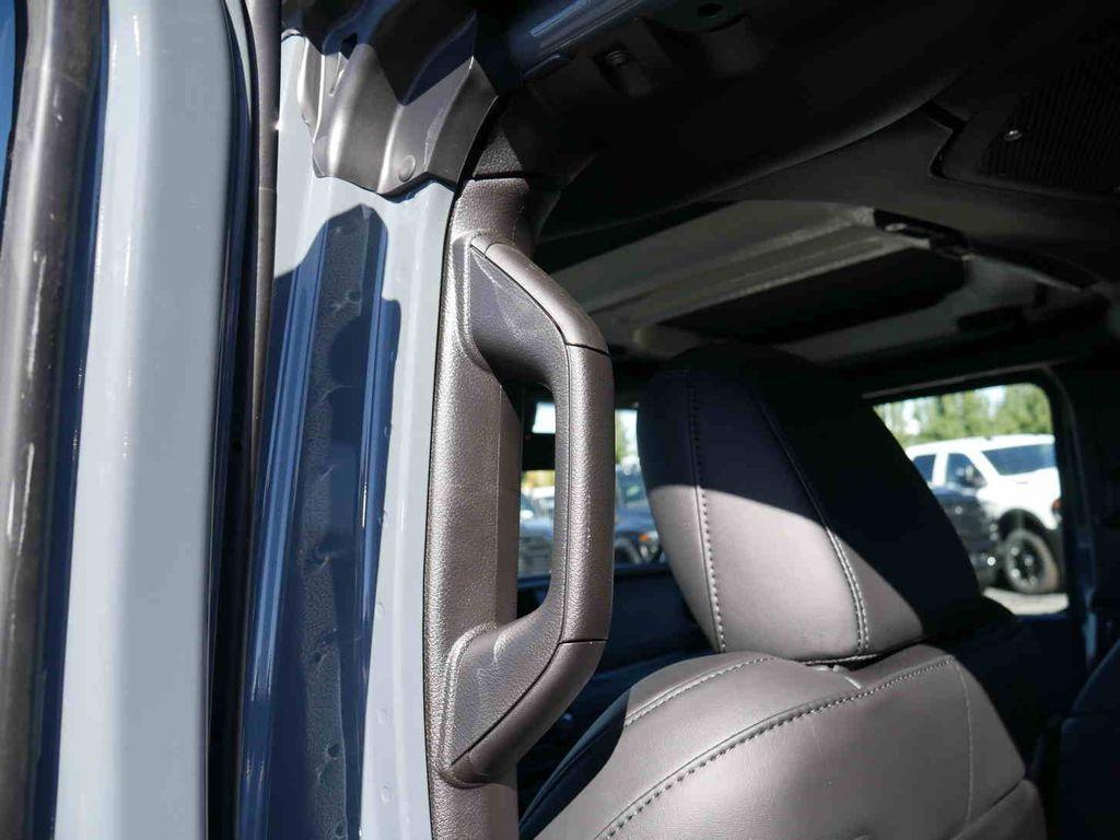 new 2025 Jeep Gladiator car, priced at $52,252