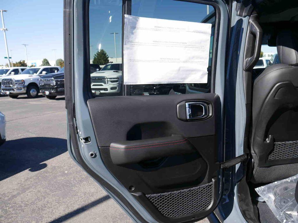 new 2025 Jeep Gladiator car, priced at $52,252