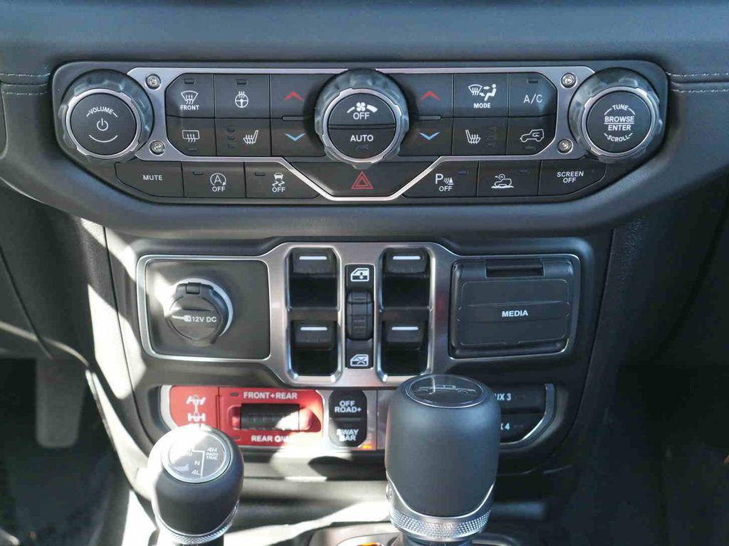 new 2025 Jeep Gladiator car, priced at $52,252