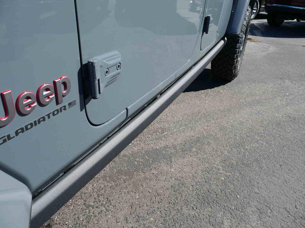 new 2025 Jeep Gladiator car, priced at $52,252