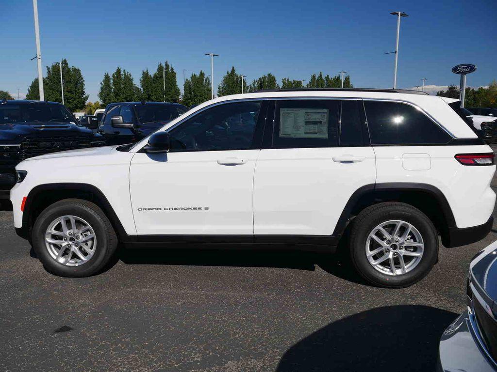 new 2025 Jeep Grand Cherokee car, priced at $38,200