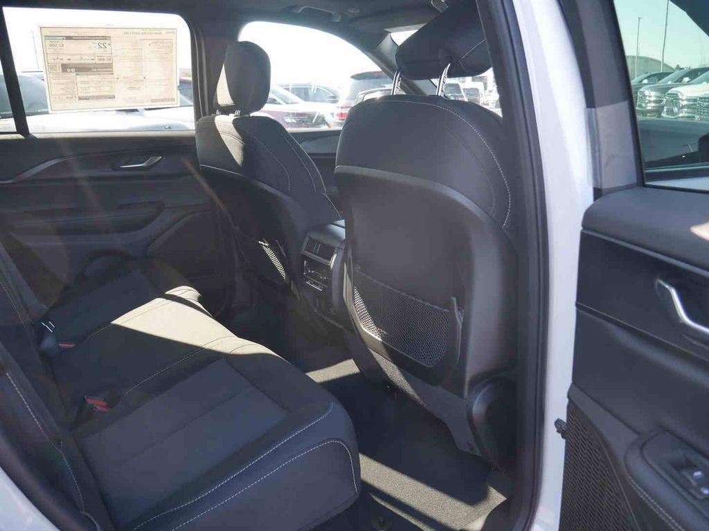 new 2025 Jeep Grand Cherokee car, priced at $38,200