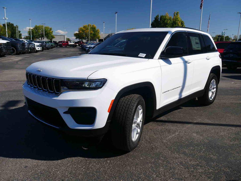 new 2025 Jeep Grand Cherokee car, priced at $38,200