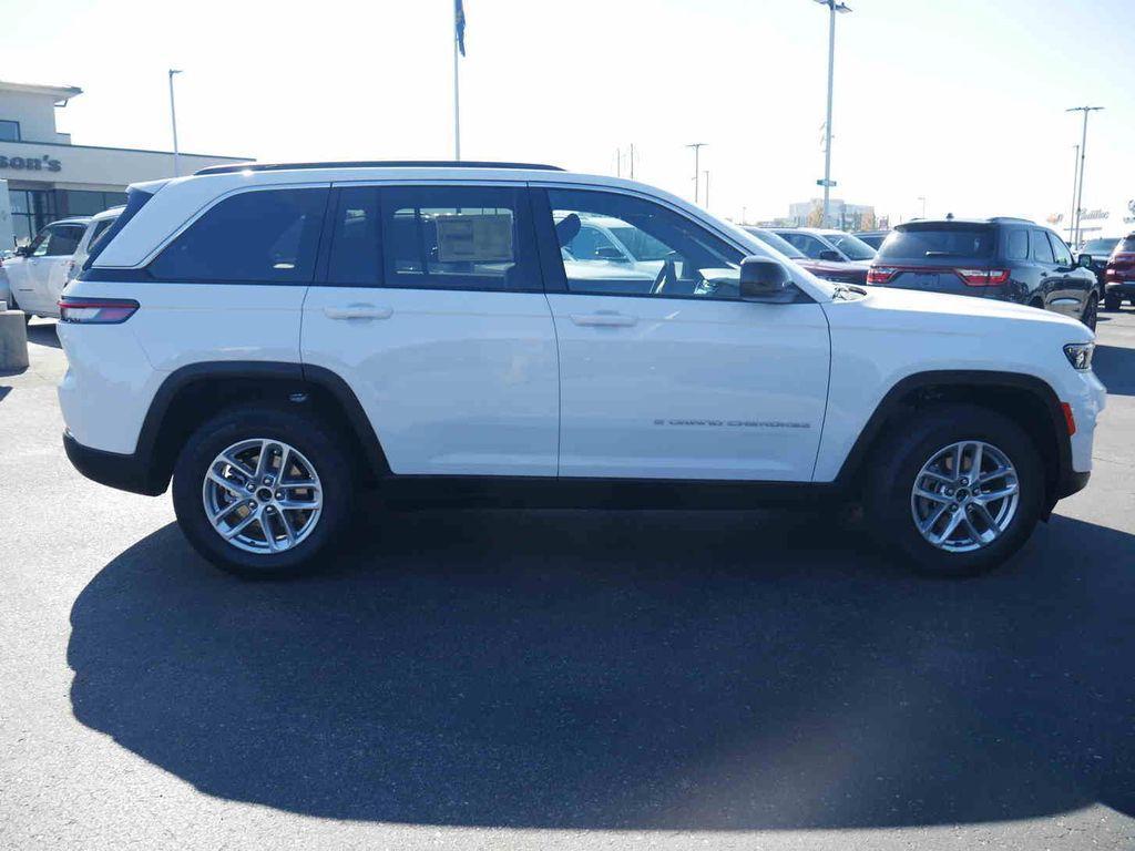 new 2025 Jeep Grand Cherokee car, priced at $38,200