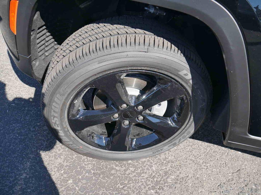 new 2025 Jeep Grand Cherokee car, priced at $42,664