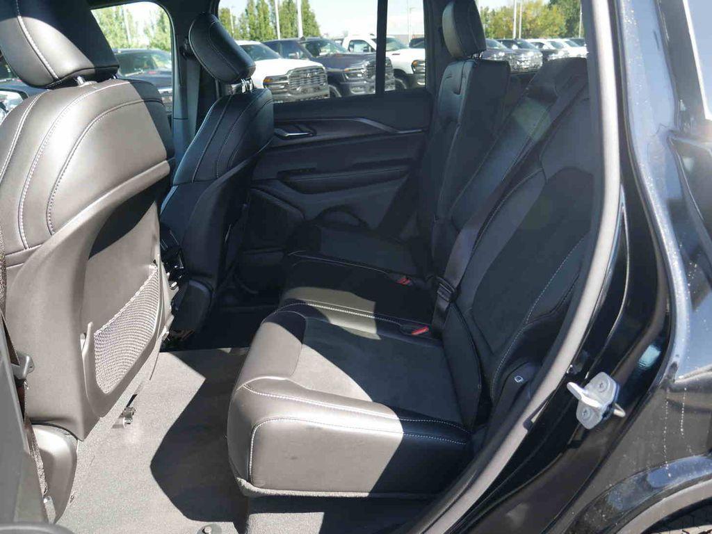 new 2025 Jeep Grand Cherokee car, priced at $42,664