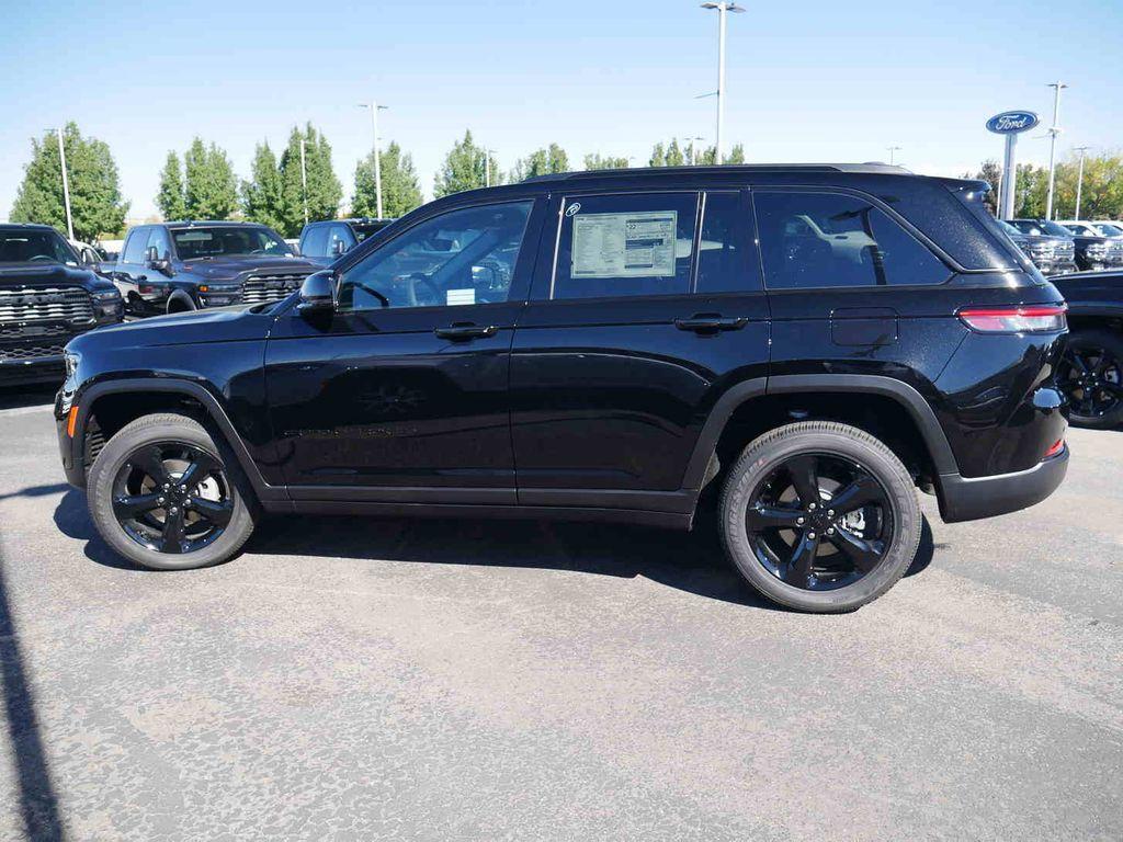 new 2025 Jeep Grand Cherokee car, priced at $42,664