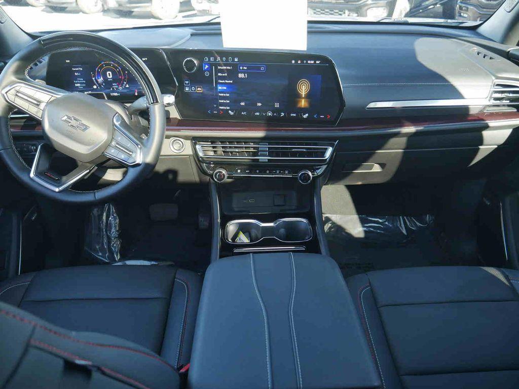 used 2024 Chevrolet Traverse car, priced at $50,998