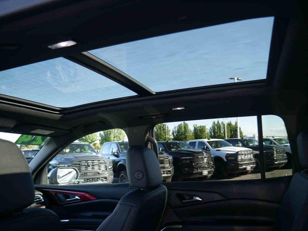 used 2024 Chevrolet Traverse car, priced at $50,998