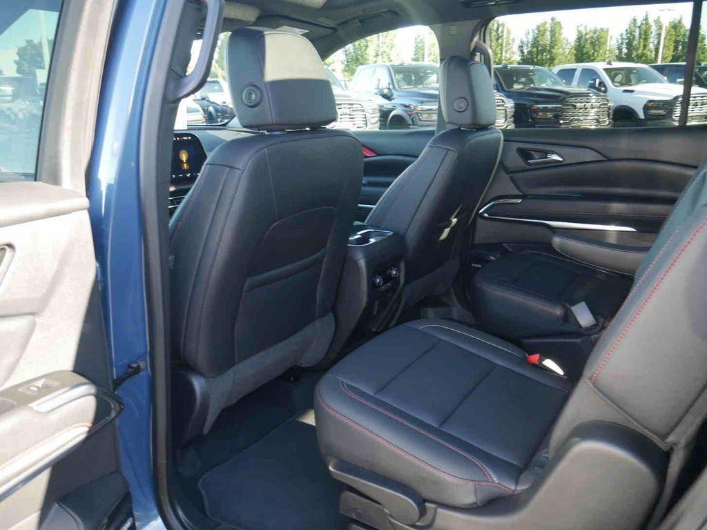 used 2024 Chevrolet Traverse car, priced at $50,998