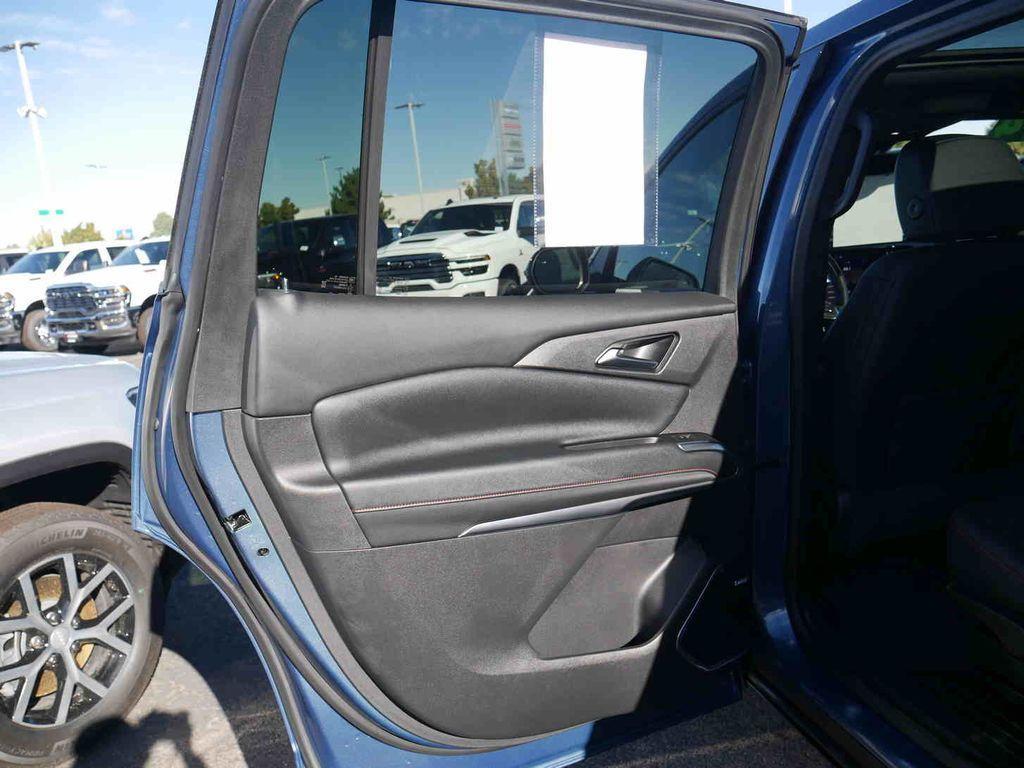 used 2024 Chevrolet Traverse car, priced at $50,998