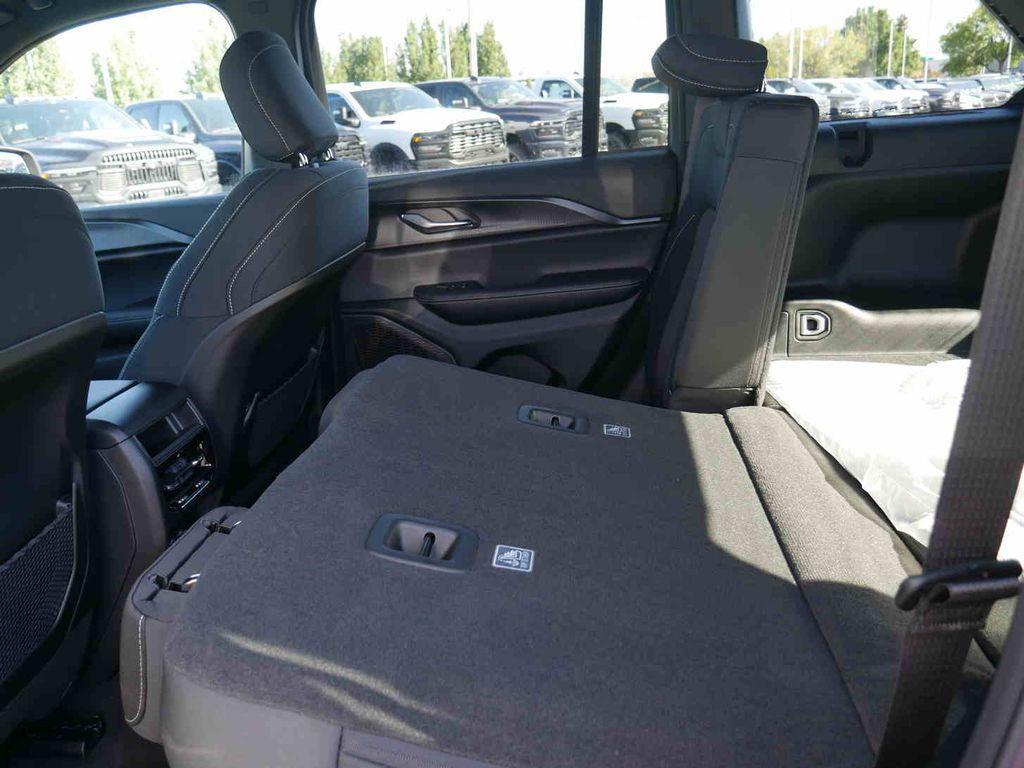 new 2025 Jeep Grand Cherokee car, priced at $36,159