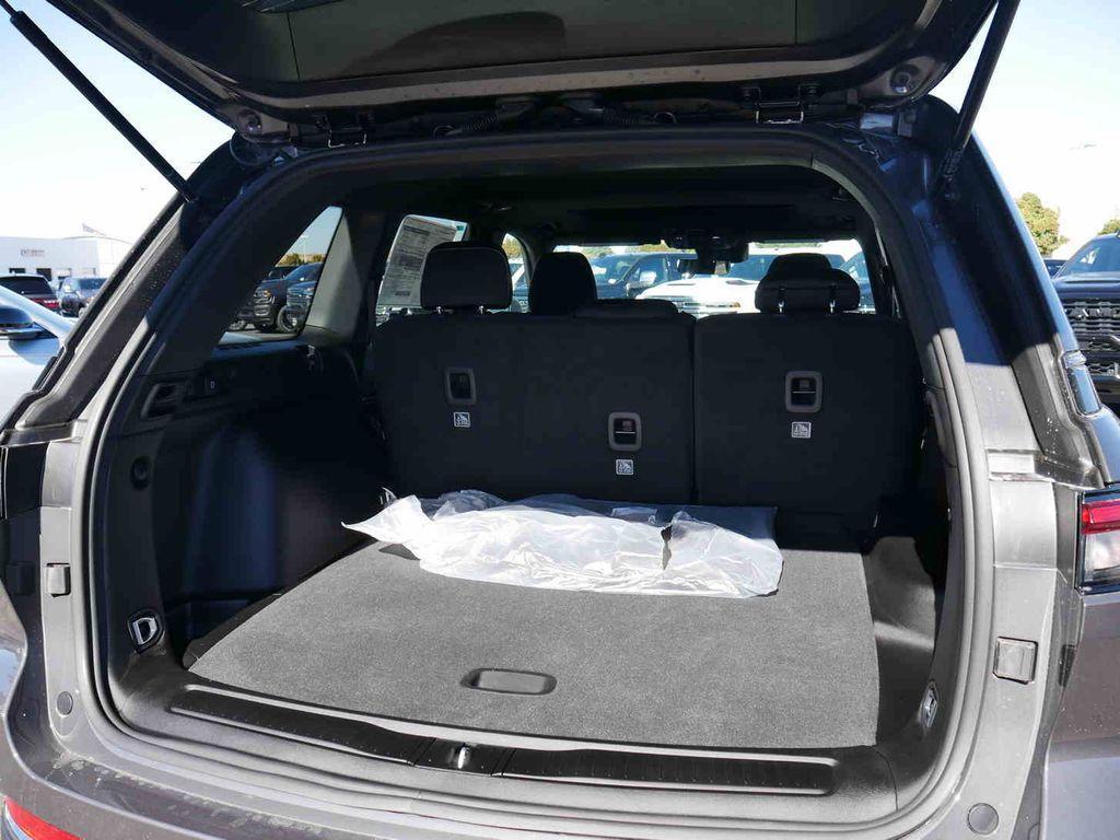 new 2025 Jeep Grand Cherokee car, priced at $36,159