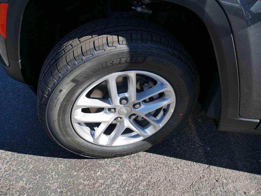 new 2025 Jeep Grand Cherokee car, priced at $36,159