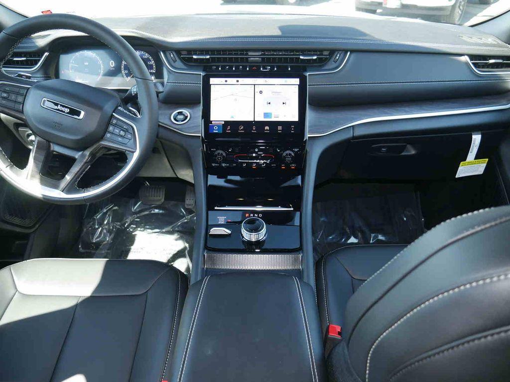 new 2025 Jeep Grand Cherokee car, priced at $41,920