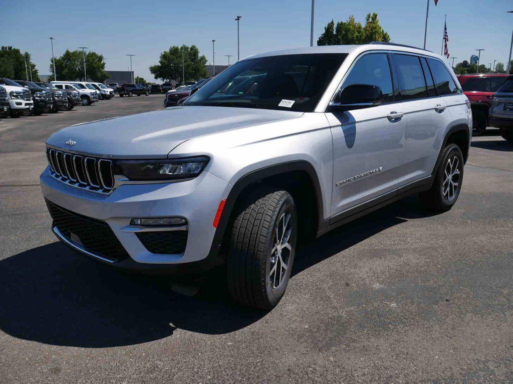 new 2025 Jeep Grand Cherokee car, priced at $41,920