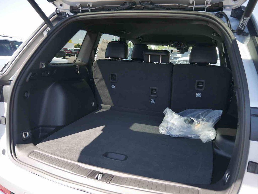 new 2025 Jeep Grand Cherokee car, priced at $41,920