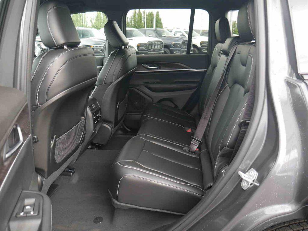 new 2025 Jeep Grand Cherokee car, priced at $41,920