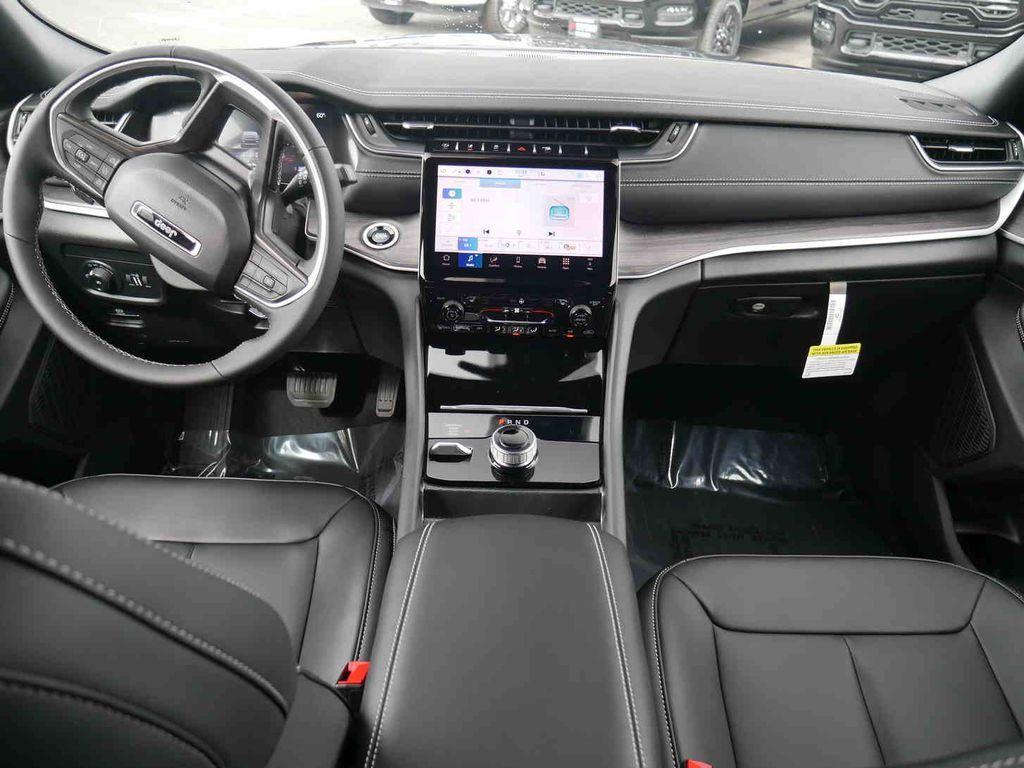 new 2025 Jeep Grand Cherokee car, priced at $41,920