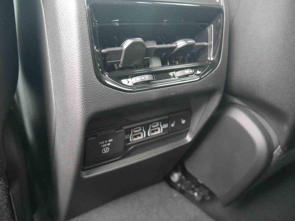 new 2025 Jeep Grand Cherokee car, priced at $41,920