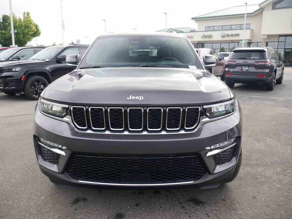 new 2025 Jeep Grand Cherokee car, priced at $41,920