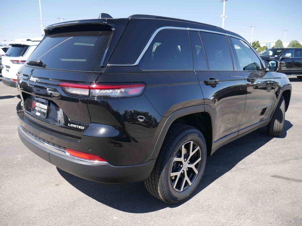 new 2025 Jeep Grand Cherokee car, priced at $40,496