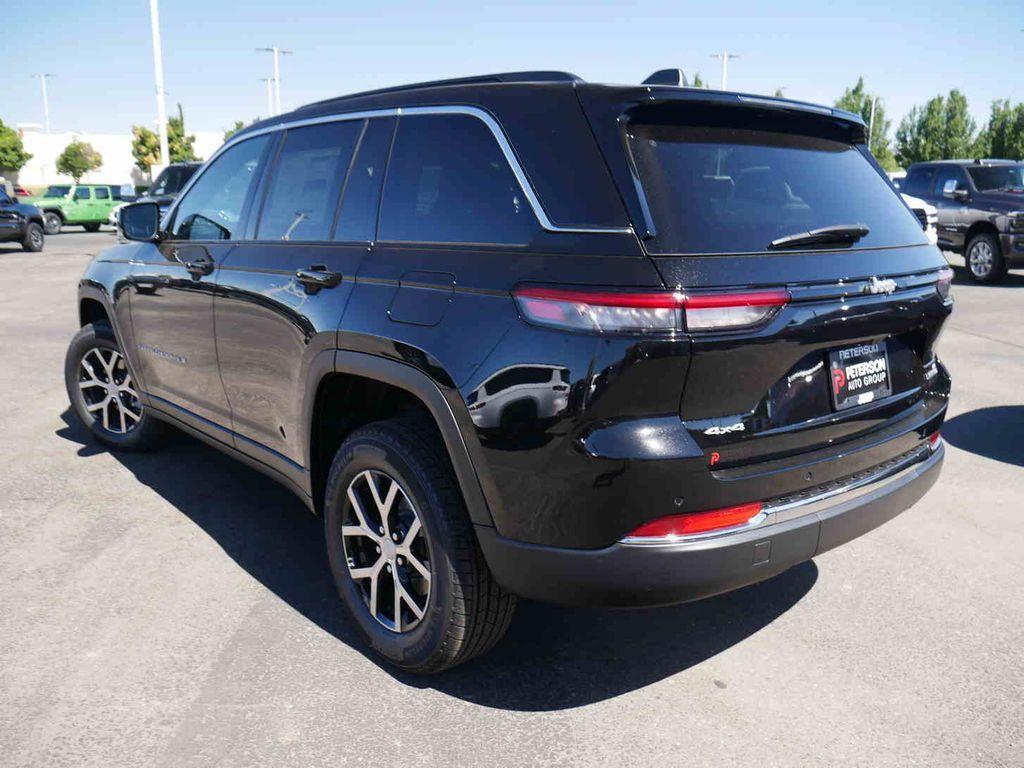 new 2025 Jeep Grand Cherokee car, priced at $40,496