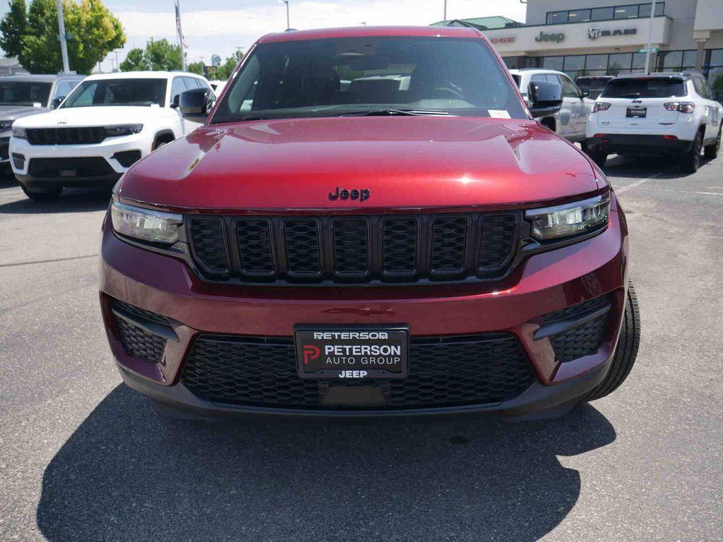 new 2025 Jeep Grand Cherokee car, priced at $39,637