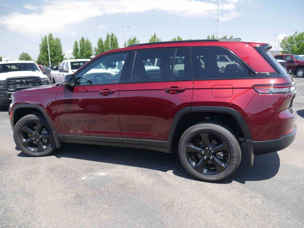 new 2025 Jeep Grand Cherokee car, priced at $39,637