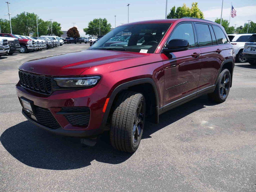 new 2025 Jeep Grand Cherokee car, priced at $39,637