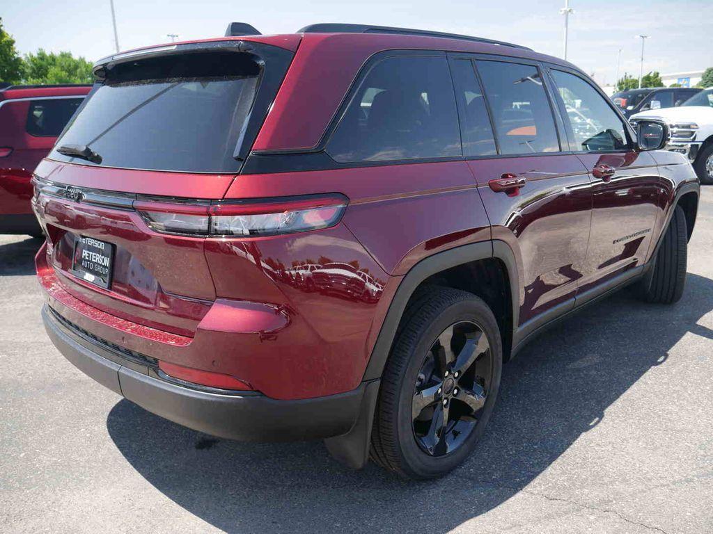 new 2025 Jeep Grand Cherokee car, priced at $39,637