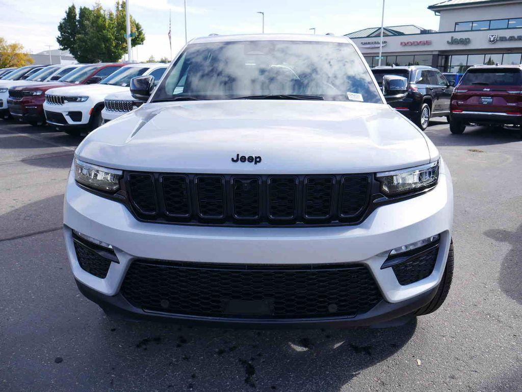 new 2025 Jeep Grand Cherokee car, priced at $52,090