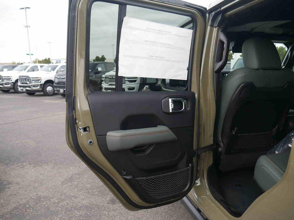 new 2025 Jeep Gladiator car, priced at $51,806