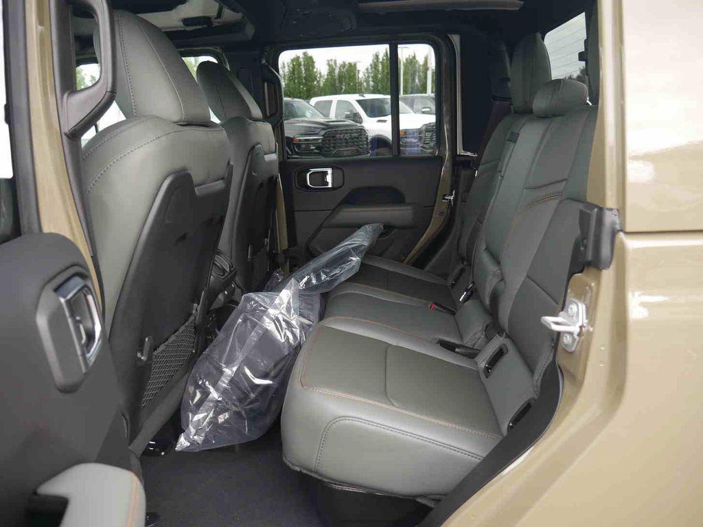 new 2025 Jeep Gladiator car, priced at $51,806