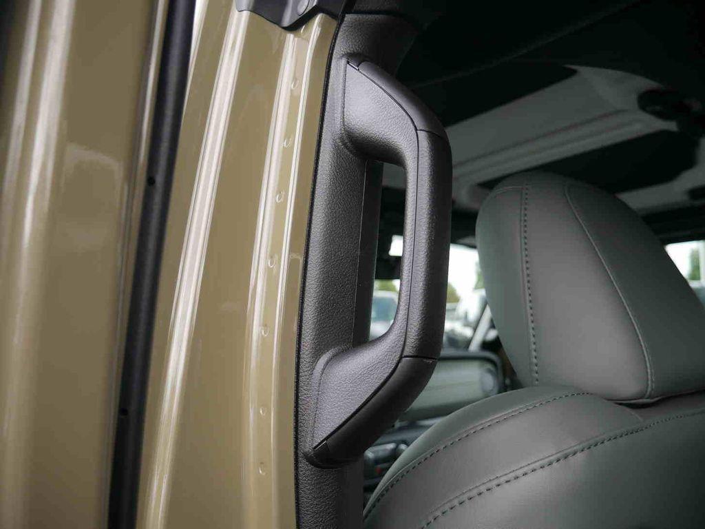 new 2025 Jeep Gladiator car, priced at $51,806