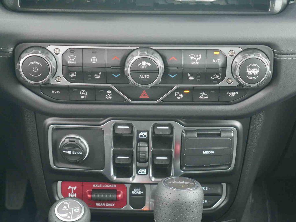 new 2025 Jeep Gladiator car, priced at $51,806