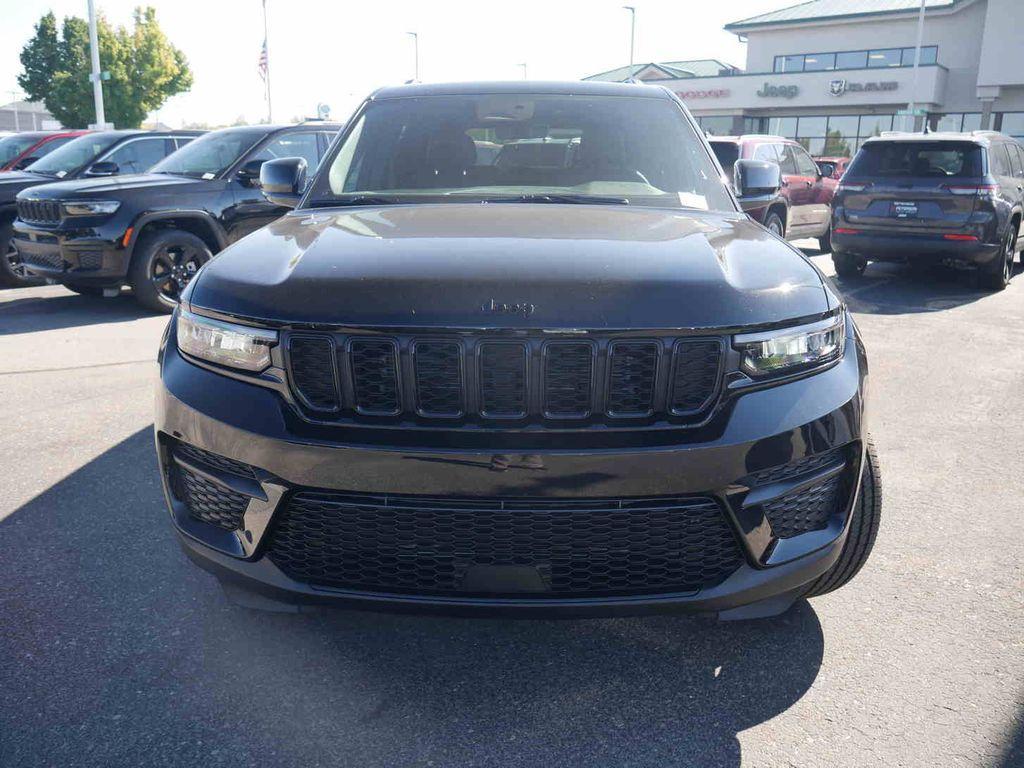 new 2025 Jeep Grand Cherokee car, priced at $42,664