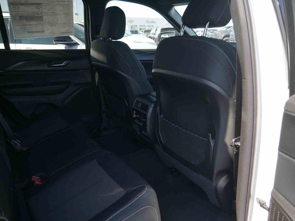 new 2025 Jeep Grand Cherokee car, priced at $35,605