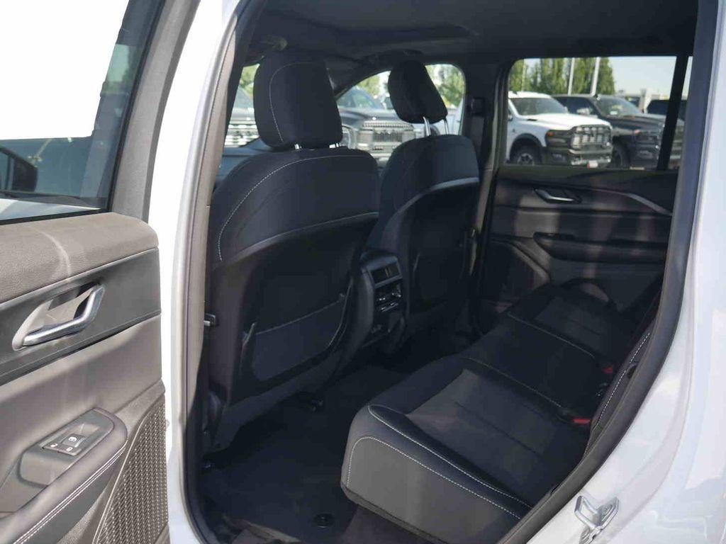 new 2025 Jeep Grand Cherokee car, priced at $35,605