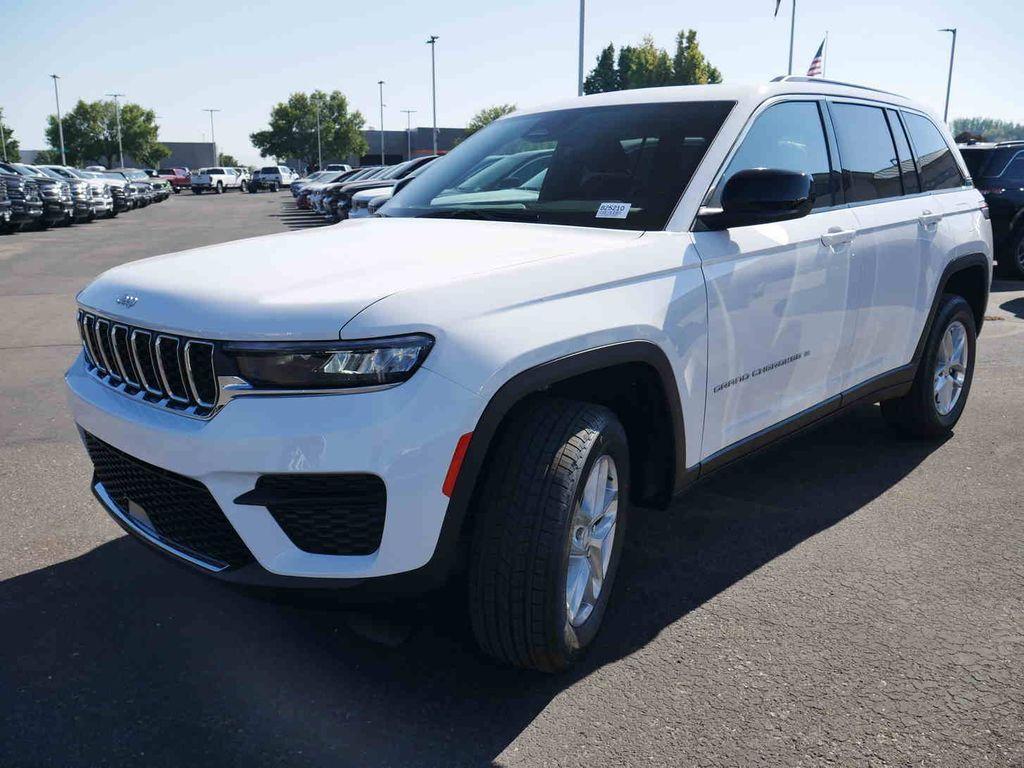 new 2025 Jeep Grand Cherokee car, priced at $35,605