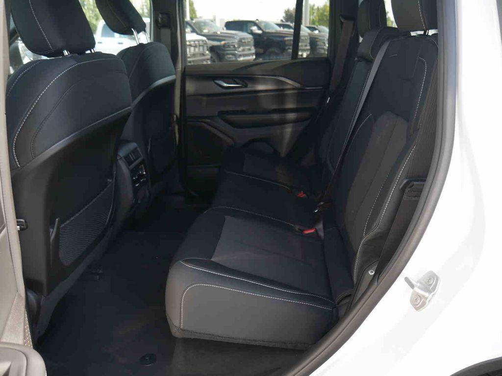 new 2025 Jeep Grand Cherokee car, priced at $35,605