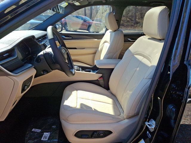 new 2025 Jeep Grand Cherokee car, priced at $52,735