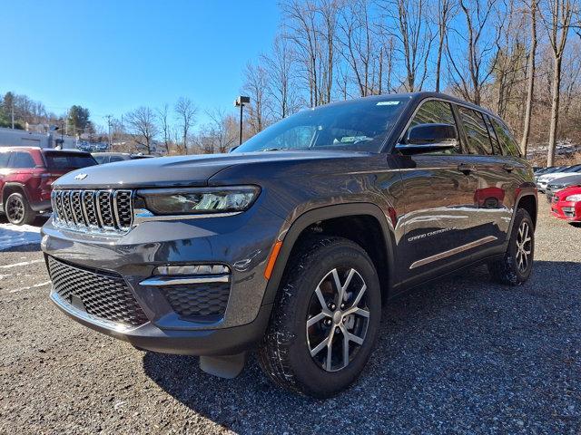 new 2025 Jeep Grand Cherokee car, priced at $50,805