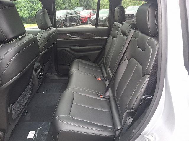 new 2025 Jeep Grand Cherokee car, priced at $50,010