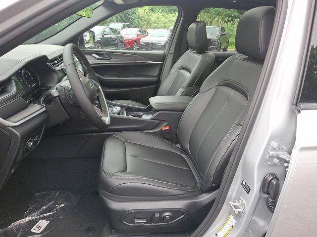 new 2025 Jeep Grand Cherokee car, priced at $50,010