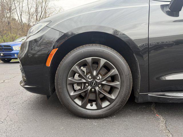 used 2021 Chrysler Pacifica car, priced at $36,547